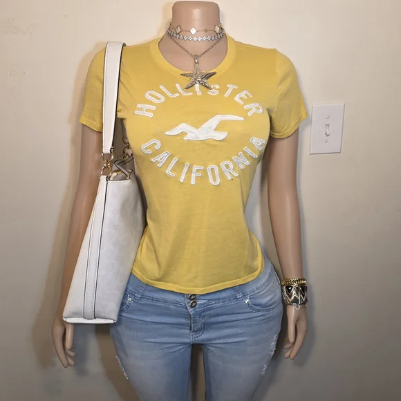 ☆Hollister Yellow Logo Crewneck Tee☆ - Picture 2 of 3